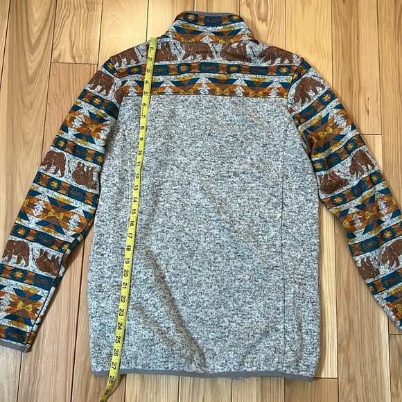 Simply southern women’s grey sweaters bear native tribal print size L - Picture 2 of 6